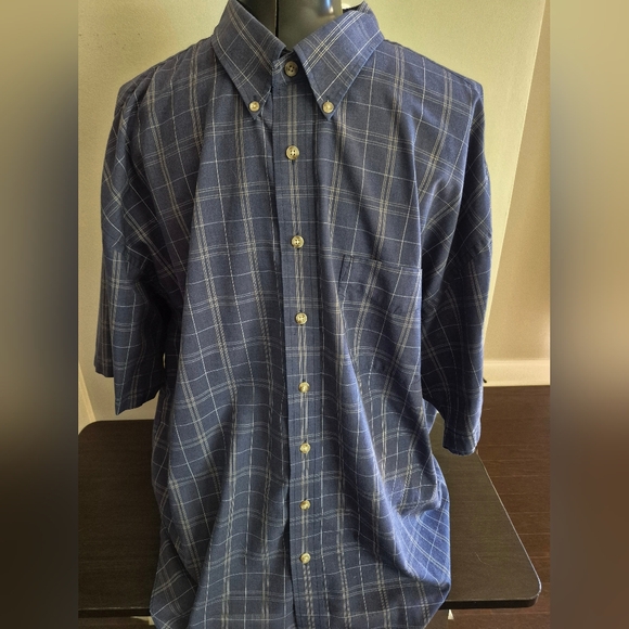 Van Huesen men's short sleeve shirt. 2 XL - Picture 5 of 5